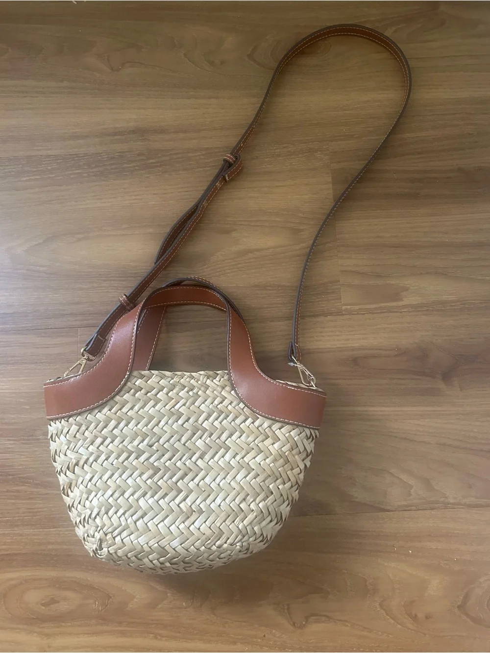 Small natural fiber basket
